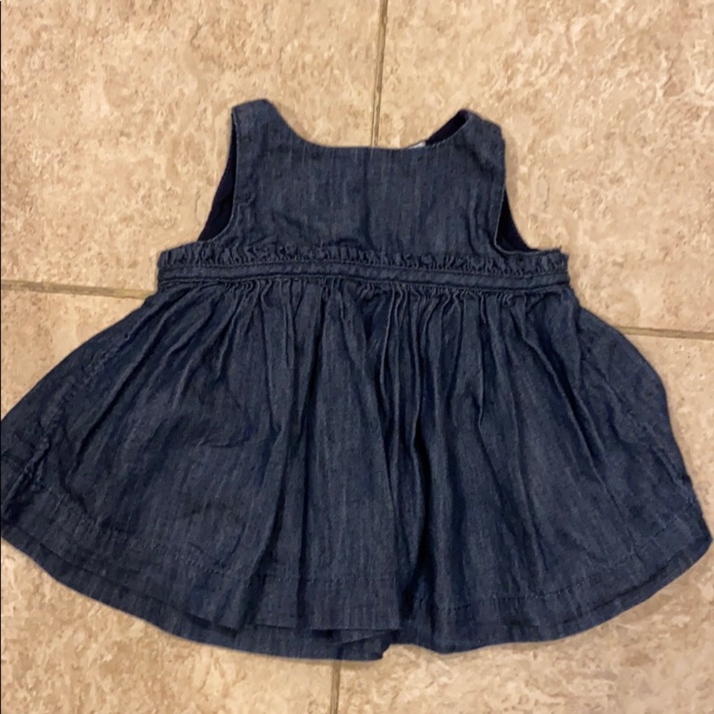 Baby Gap top - size 0-3 months
